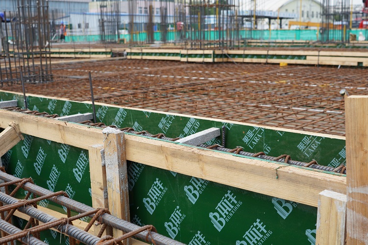 塑面/覆塑建筑模板：突破傳統(tǒng)局限，塑造高效建造新可能